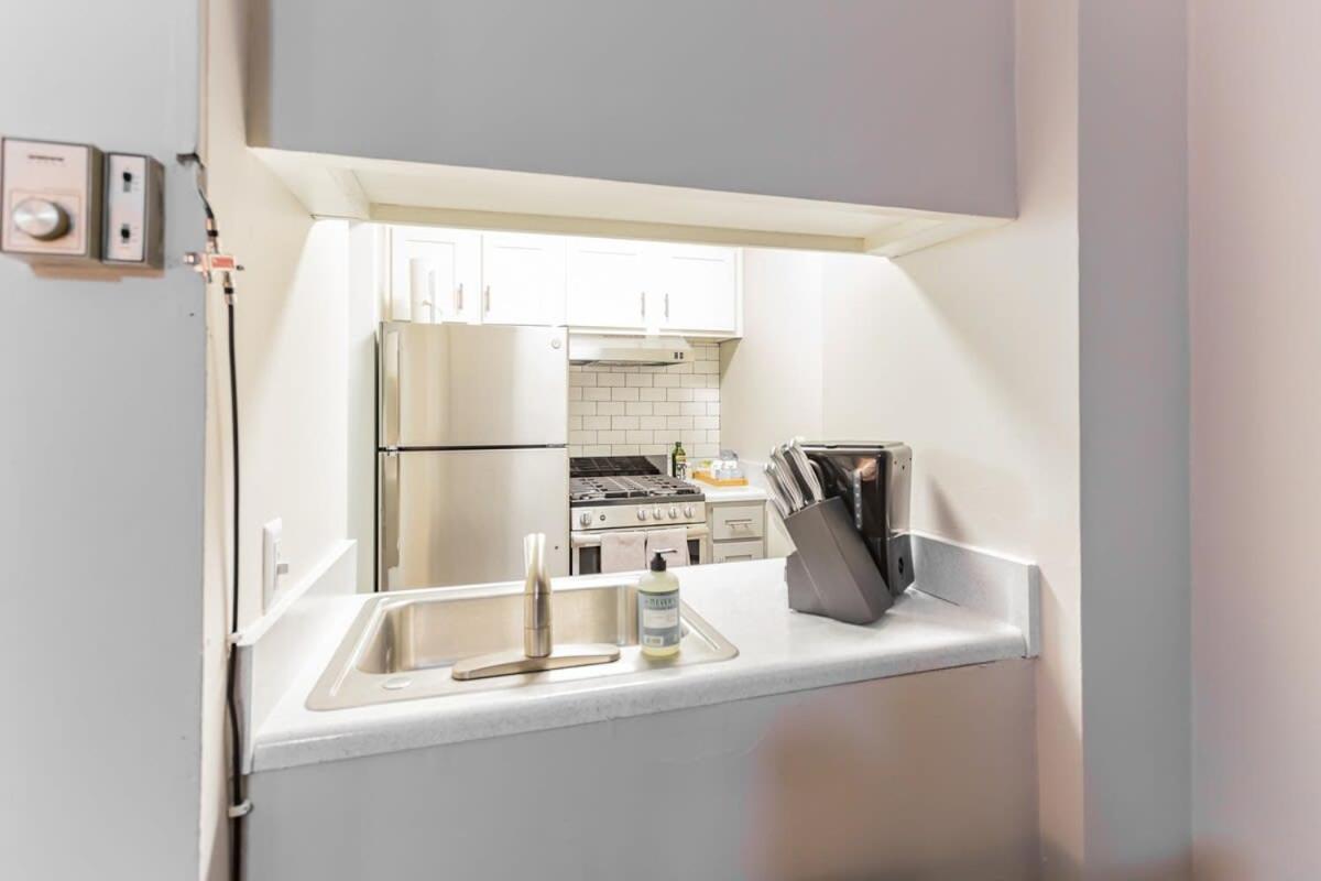 Cozy Memphis Apartment In Downtown High-Rise Exterior photo