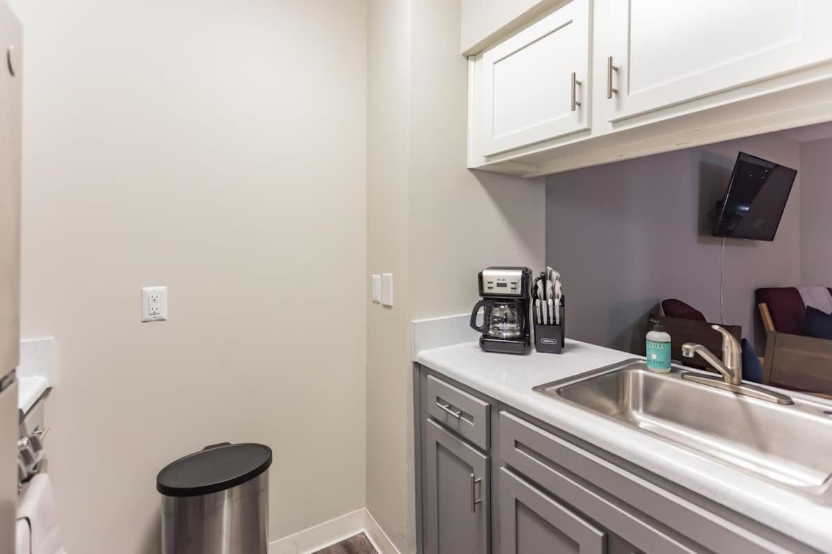 Cozy Memphis Apartment In Downtown High-Rise Exterior photo